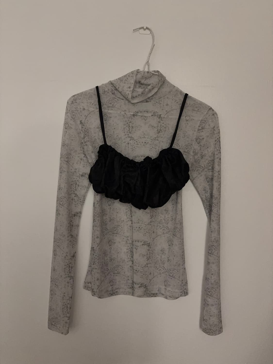 시스루 긴팔 티셔츠 & 셔링 브라탑 레이어드 세트 상품이미지1