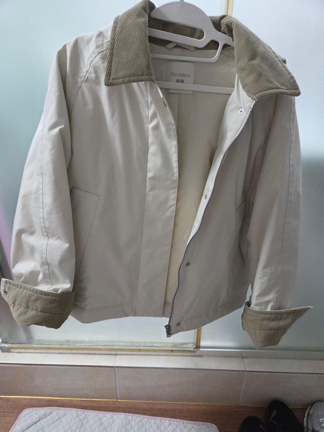 유니클로 JW앤더슨 퍼프테크쇼트재킷

m 상품이미지6