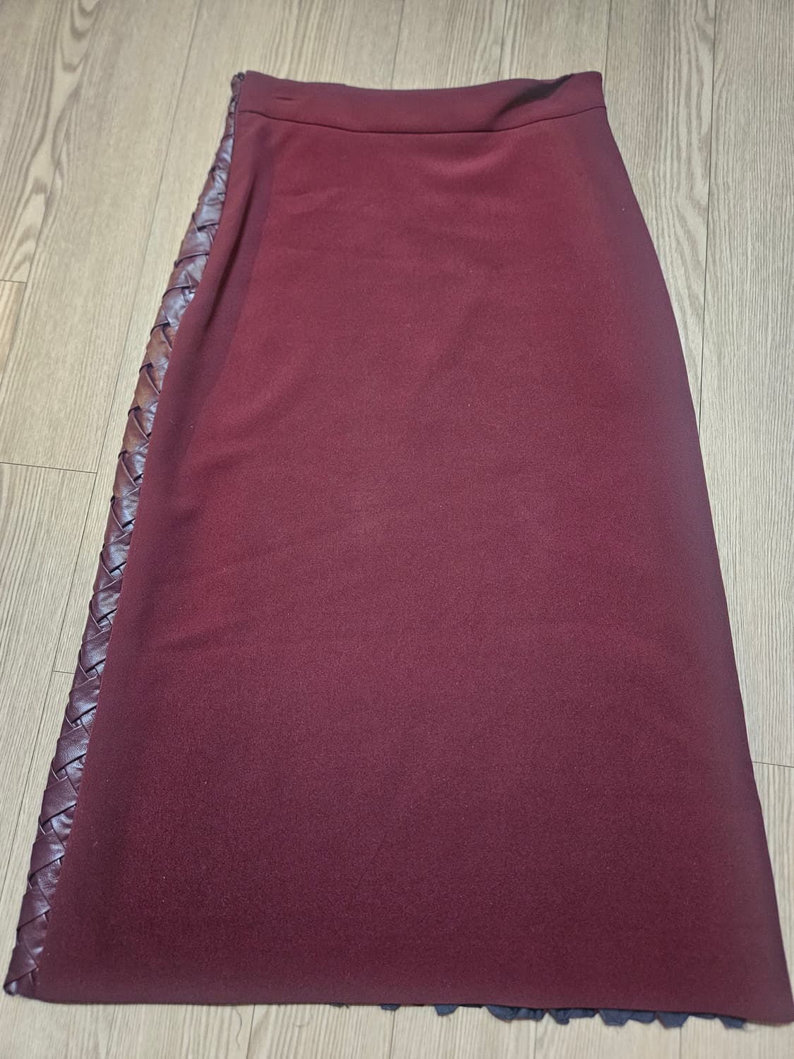 비건 레더 꼬임 스커트  상품이미지3