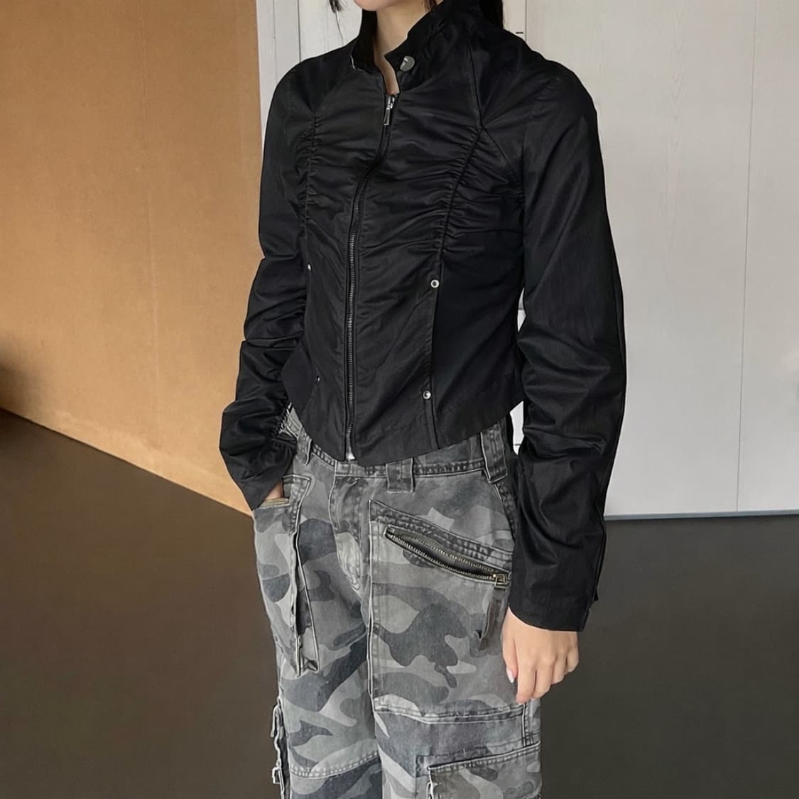 셔링 하이넥 바람막이 자켓 상품이미지1