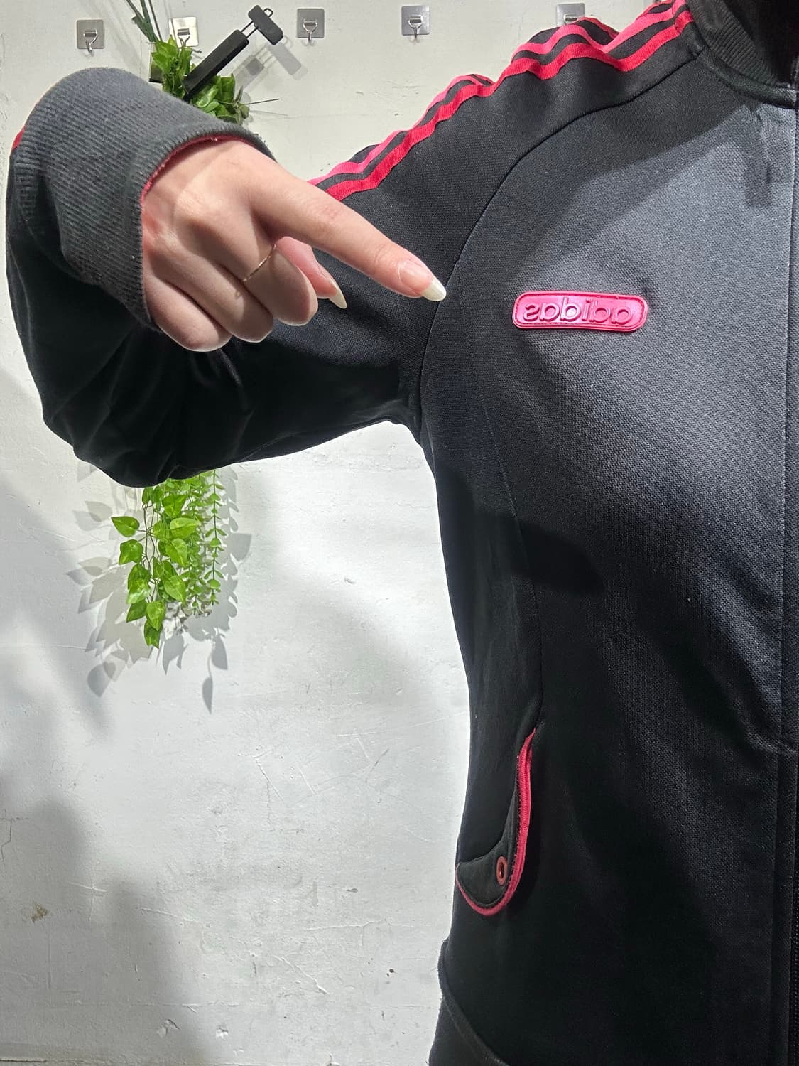 아디다스 블랙 핑크 삼선 스펠아웃 트랙탑 져지 L 상품이미지4