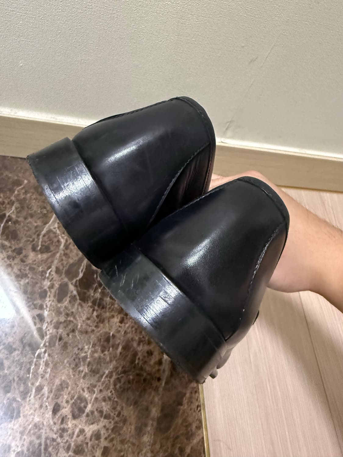 Parlour 홀스빗 레더 로퍼 블랙 270 상품이미지3