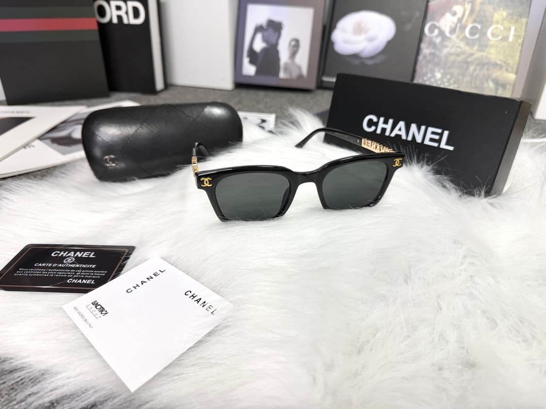 샤넬 이니셜 스톤장식 선글라스 블랙 풀박스 상품이미지2