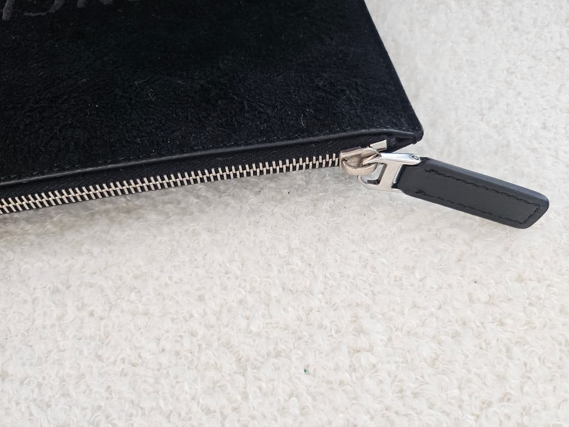 정품(남여)지방시 로고 스웨이드 파우치 클러치 상품이미지3