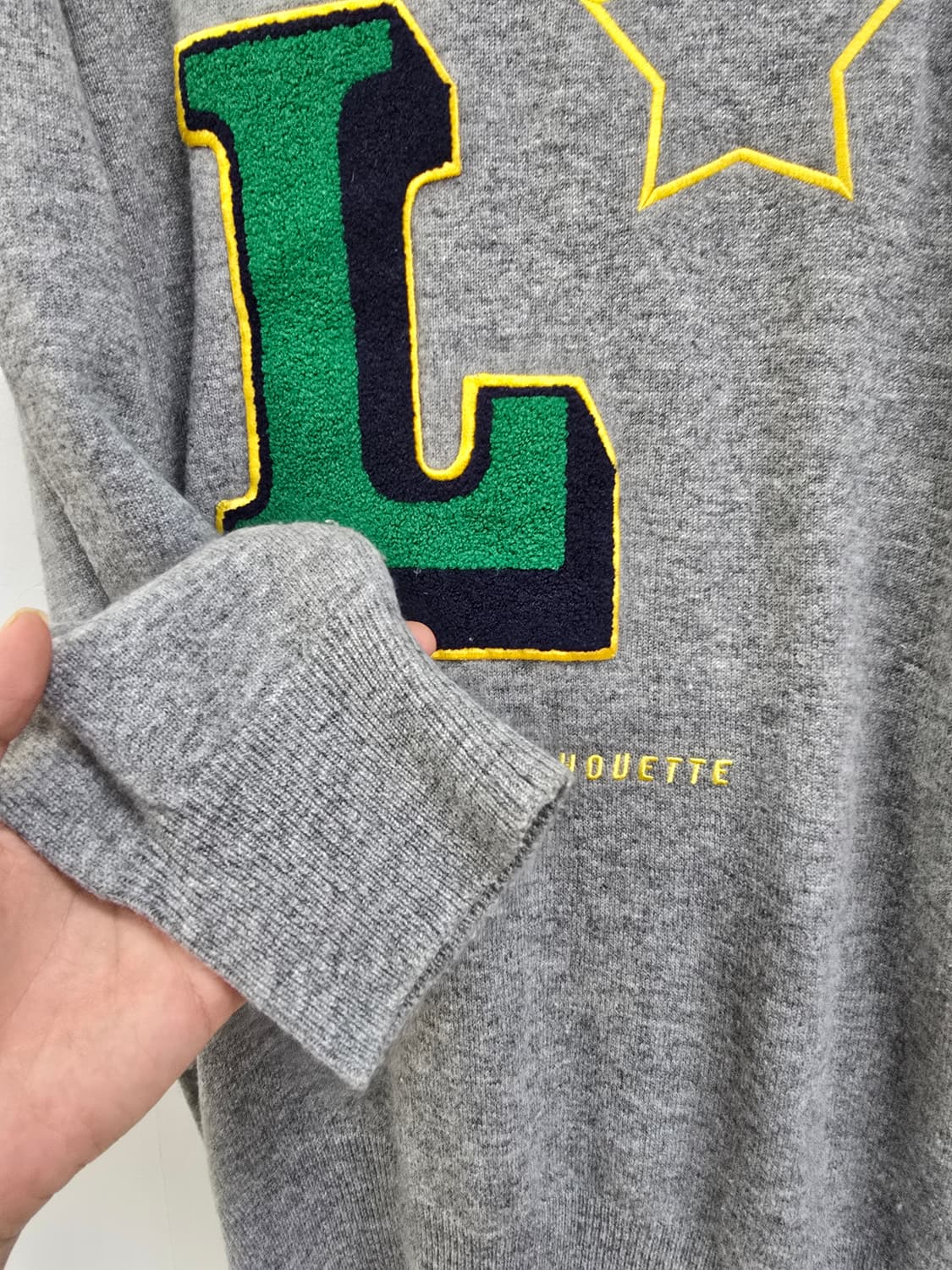 럭키슈에뜨 부클자수 루즈핏 니트 상품이미지7