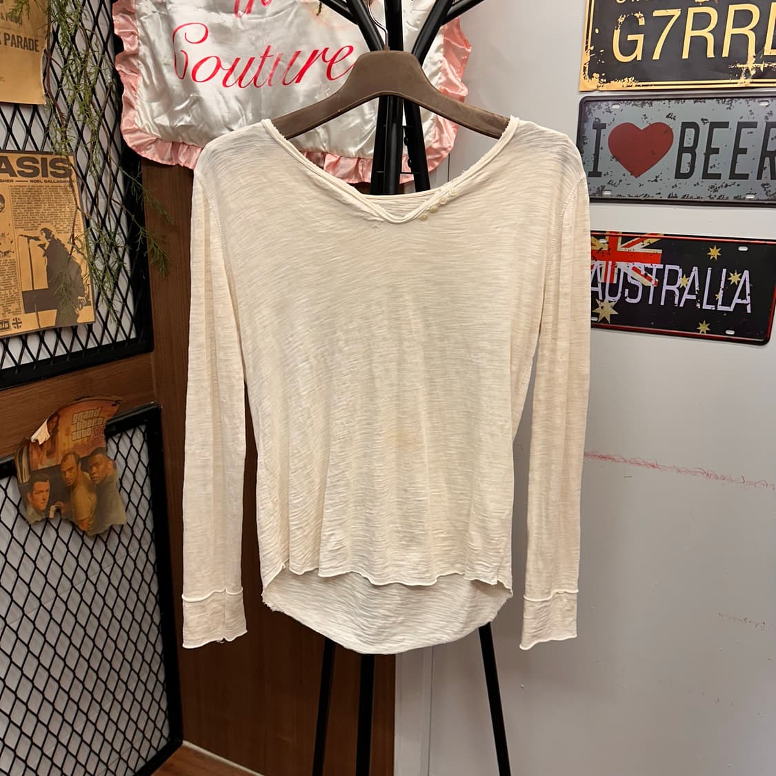 Ivory Crystal Lettering Long-Sleeve T-Sh 상품이미지3