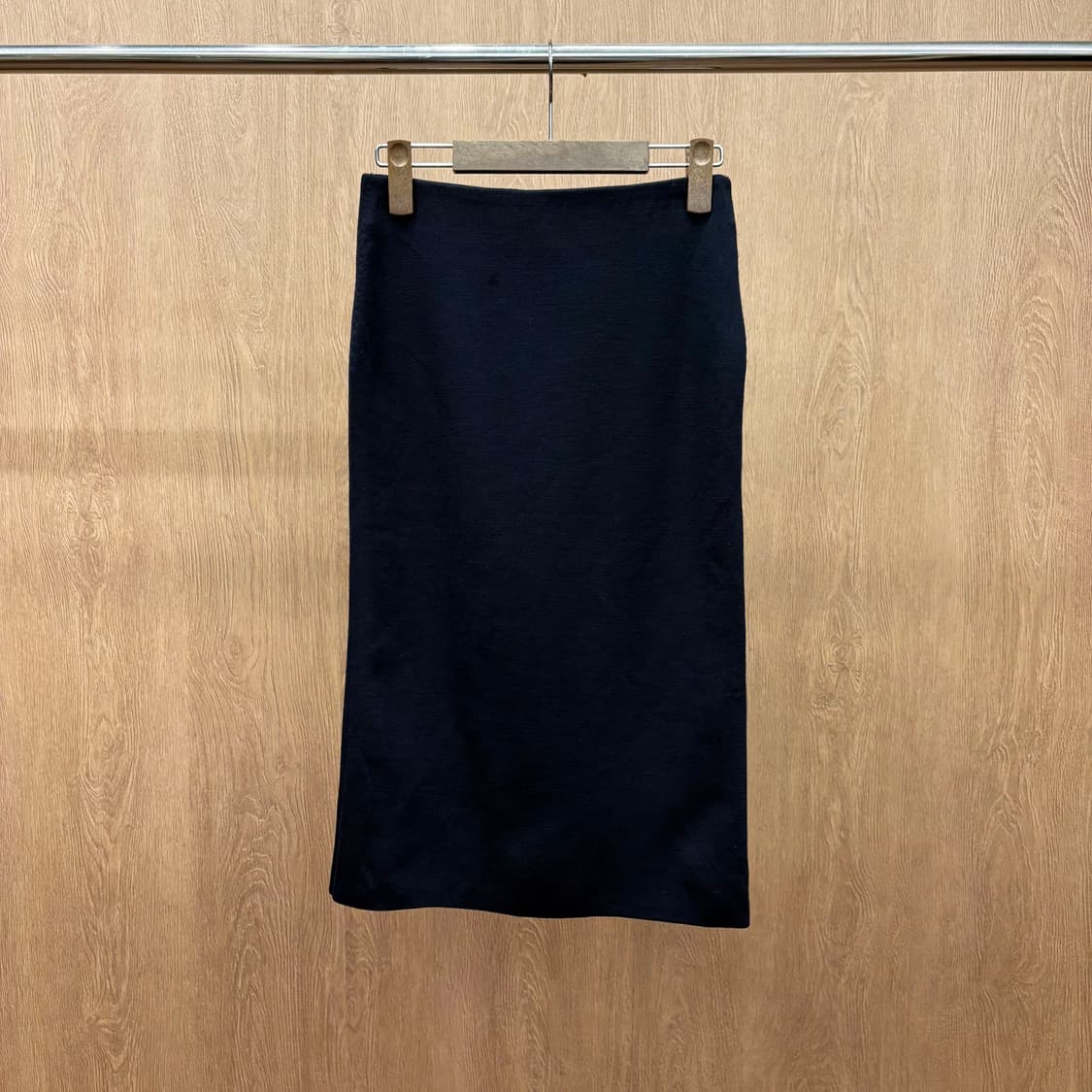 코스 울 블렌드 미디 스커트 미니멀 니트 조직 밴딩 디테일 H라인 네이비 상품이미지2