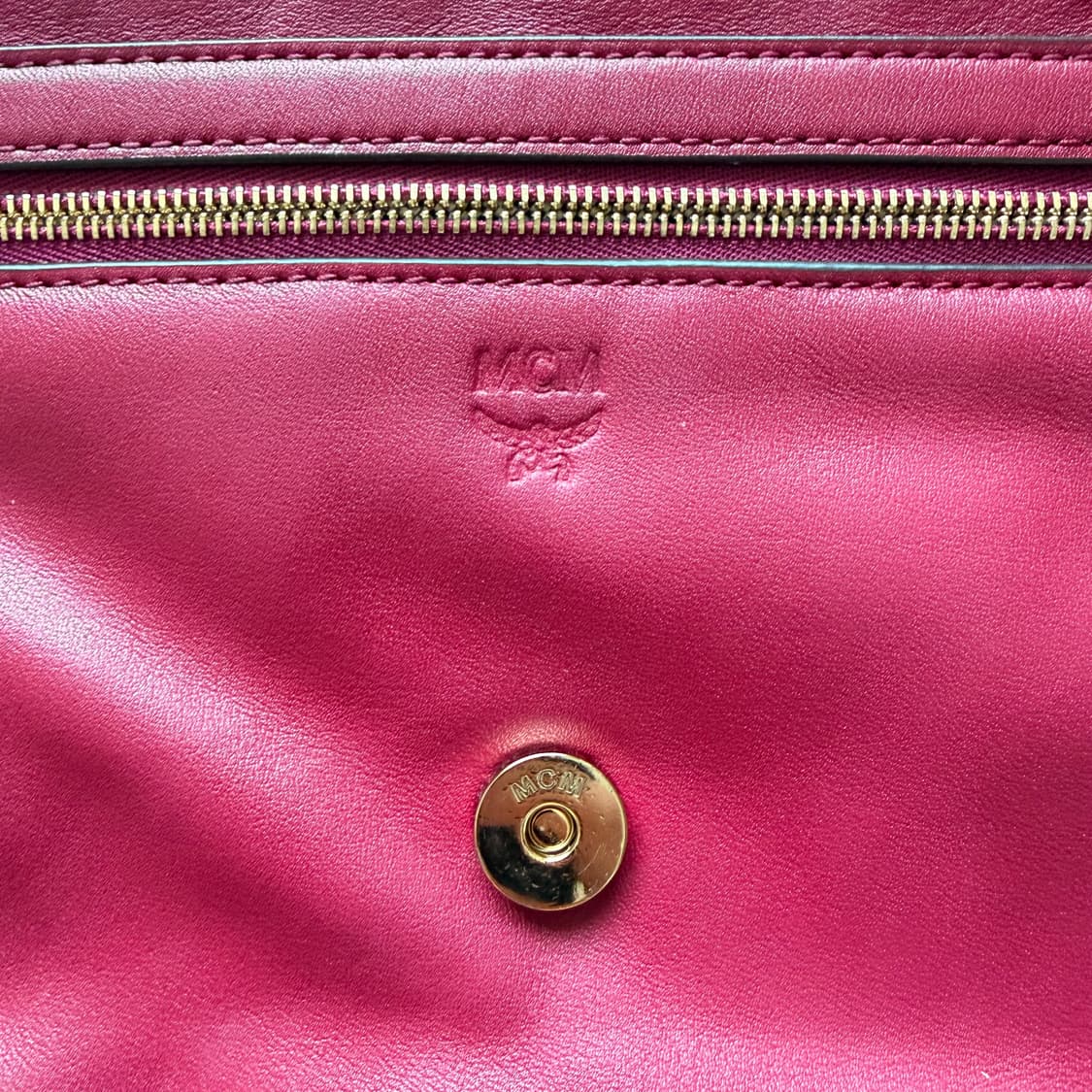 Mcm 스터드 클러치 숄더백 정품 상품이미지2