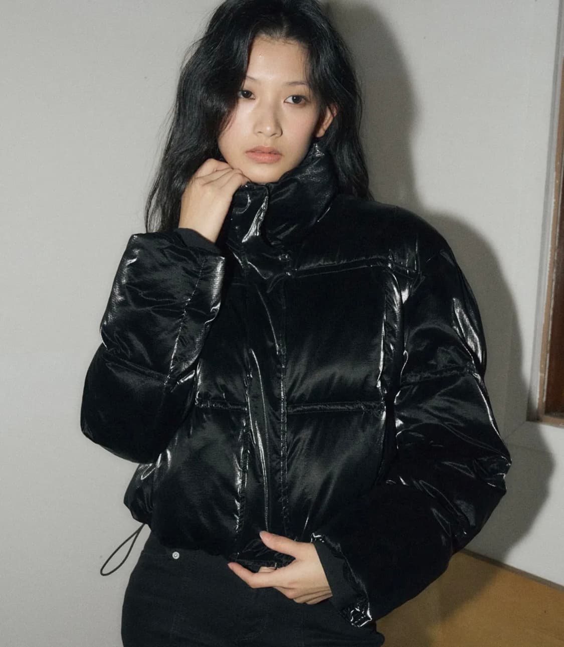 헬레네파리스 벨벳티 크롭 웰론 푸퍼 블랙 상품이미지1