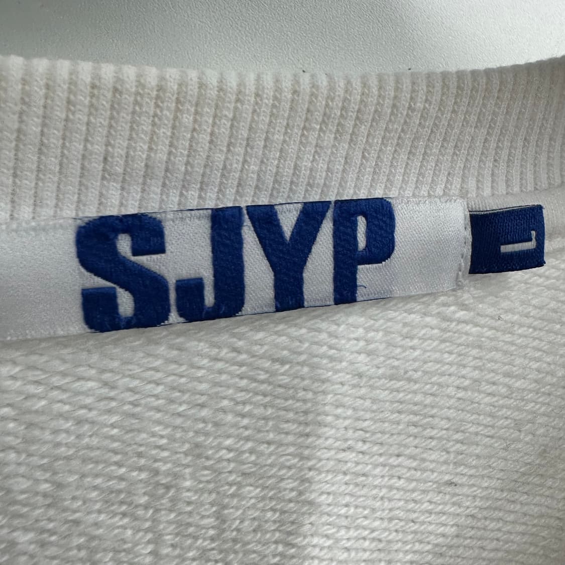 100 SJYP 빅로고 남자 루즈핏 맨투맨 상품이미지3