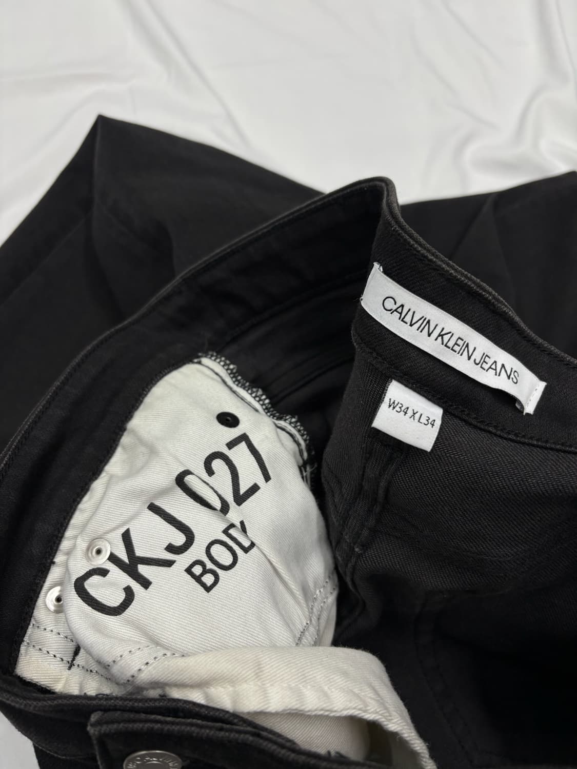 캘빈클라인 CKJ027 블랙 클래식 데님 팬츠 상품이미지8