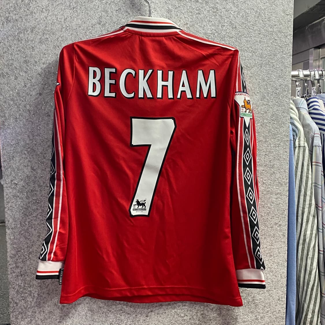 엄브로 맨체스터 유나이티드 베컴 축구져지 B4402 상품이미지4