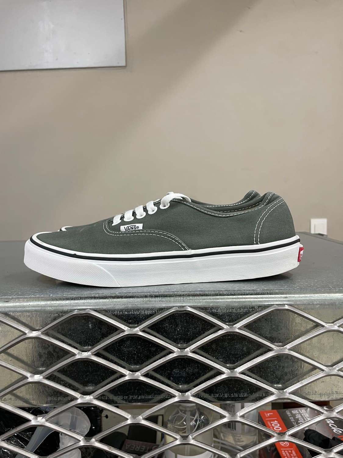 반스 어센틱 타임 트루화이트 260 상품이미지1