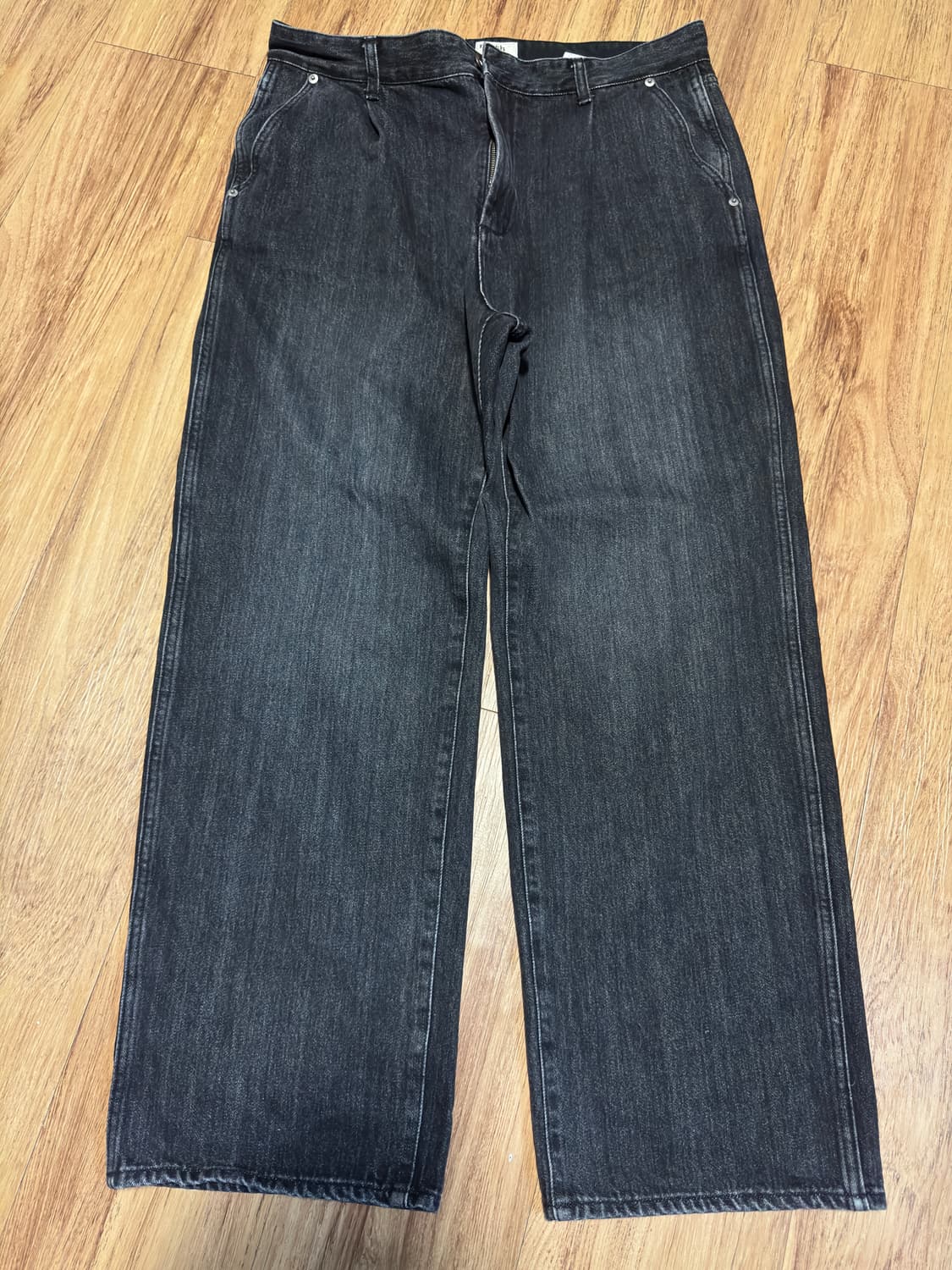 러프사이드 드레이프 데님 워시드 블랙 상품이미지1