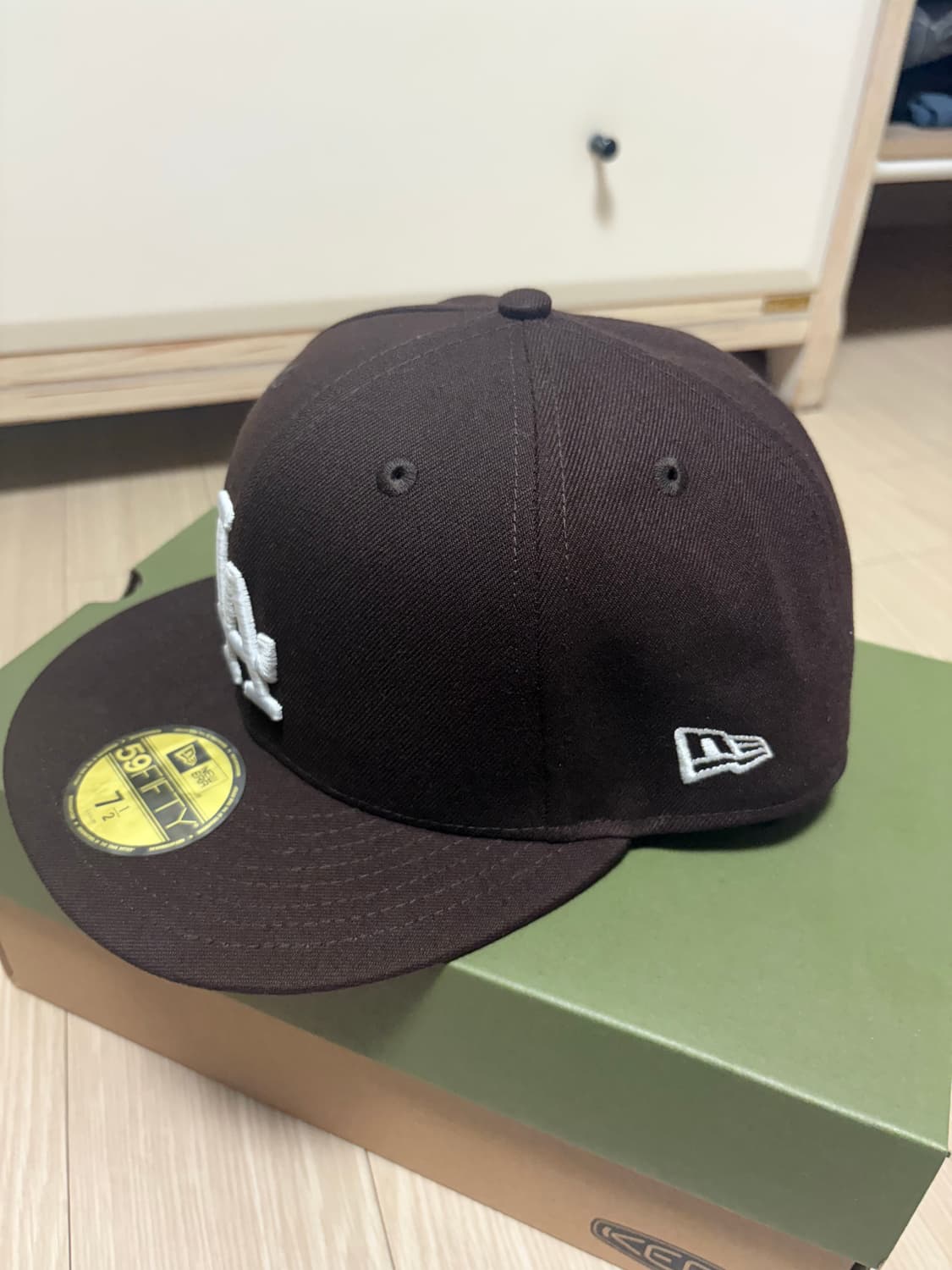 뉴에라 La 다저스 베이직 피티드캡 브라운 712 상품이미지2