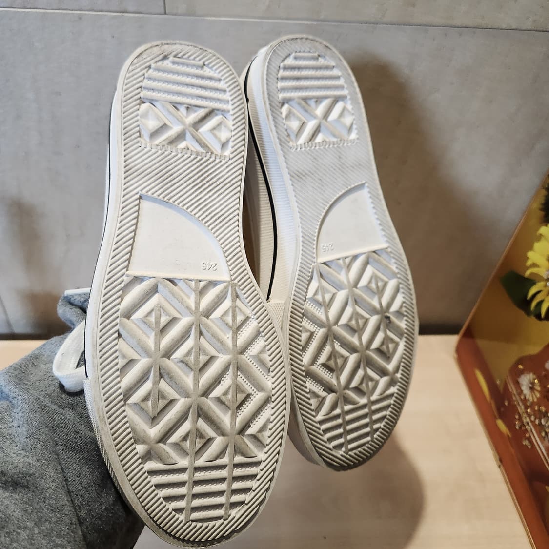 룩을 살리는 골드 무드👟 나무하나 PRIVEÉ 245 상품이미지6