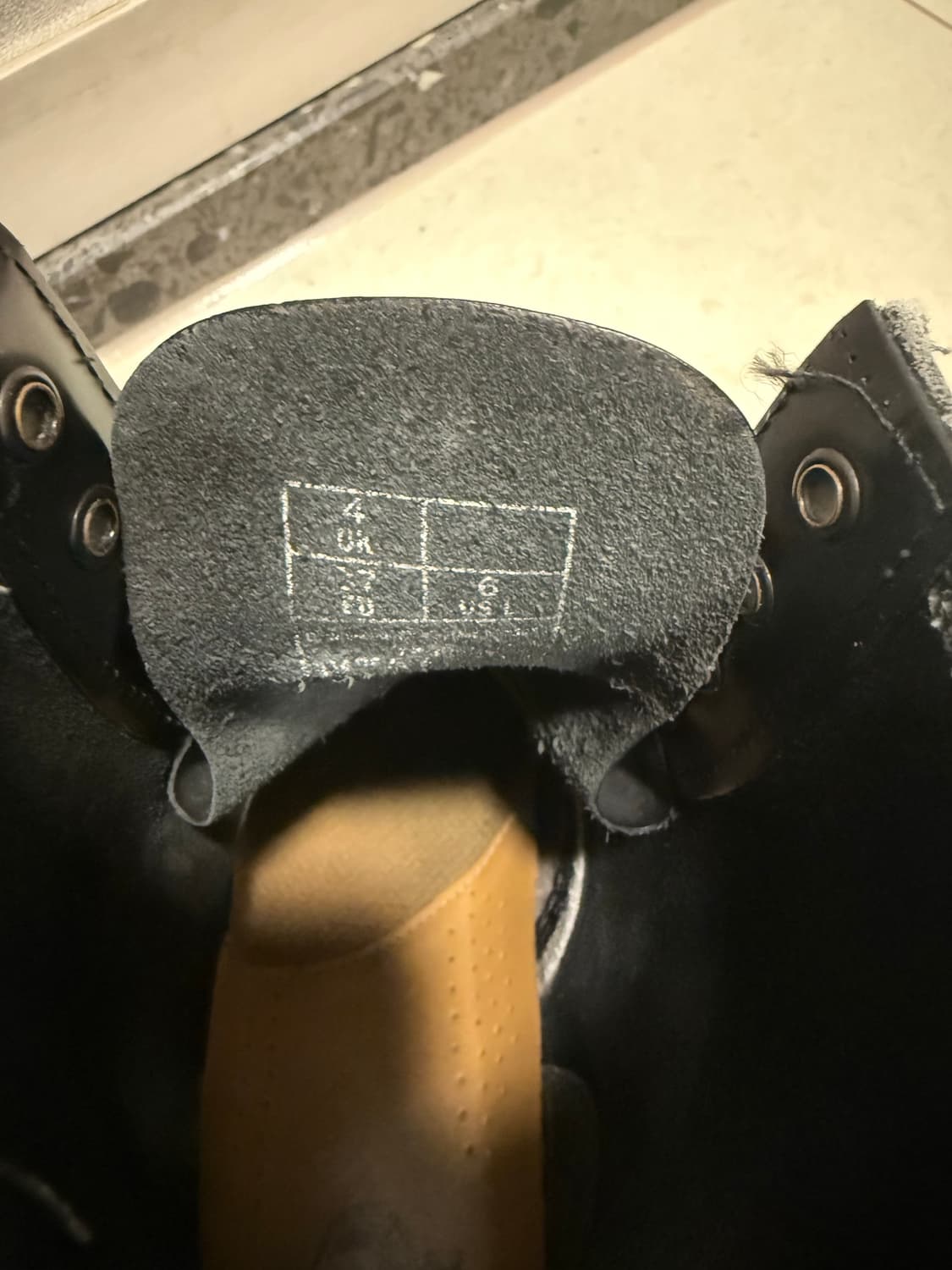 닥터마틴 1460 8홀 부츠 블랙 UK4 상품이미지6