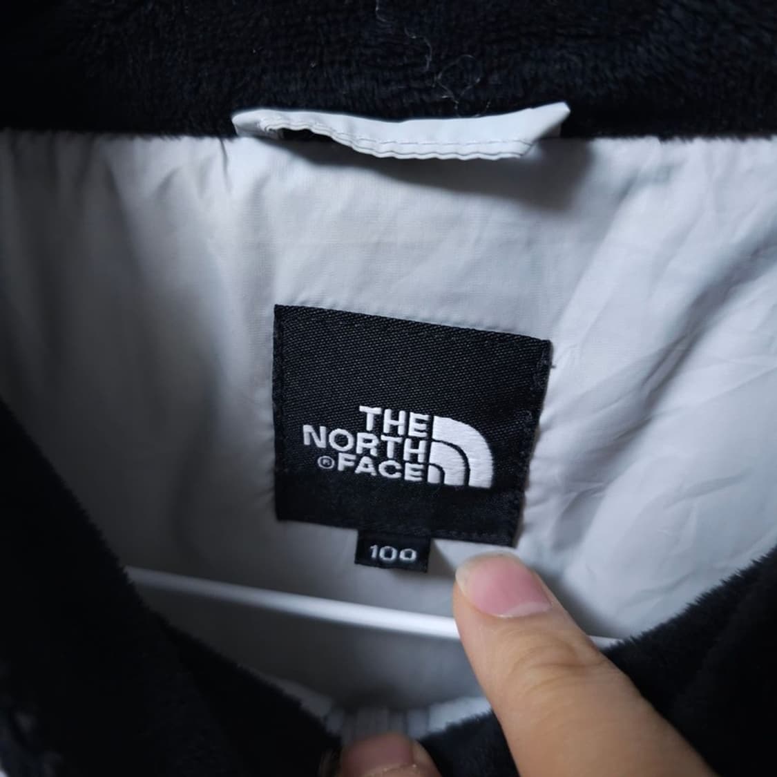 노스페이스 라이트그레이 경량패딩 100 상품이미지3