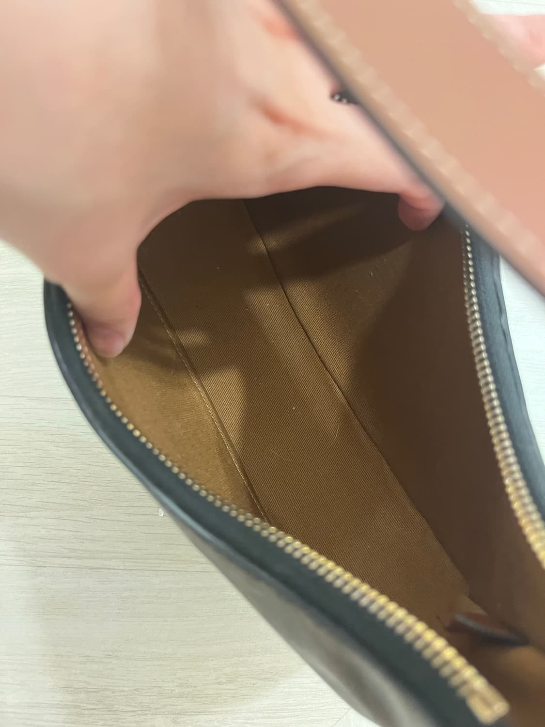 셀린느 아바백 미디움 상품이미지6
