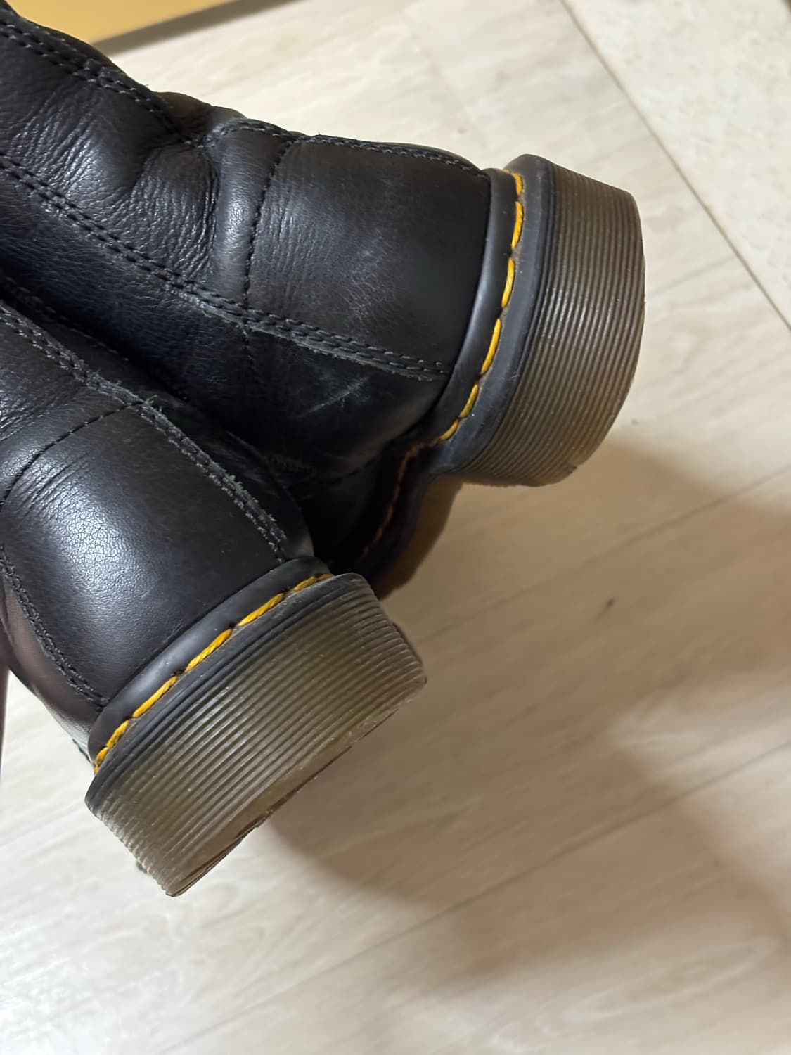 UK4) 닥터마틴 1B99 버지니아 14홀  상품이미지6