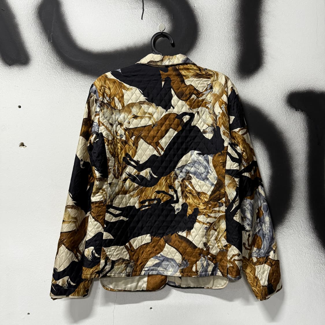 백화점판 아이그너 실크 100% 바로크 풀 패턴 퀼팅 자켓 상품이미지2