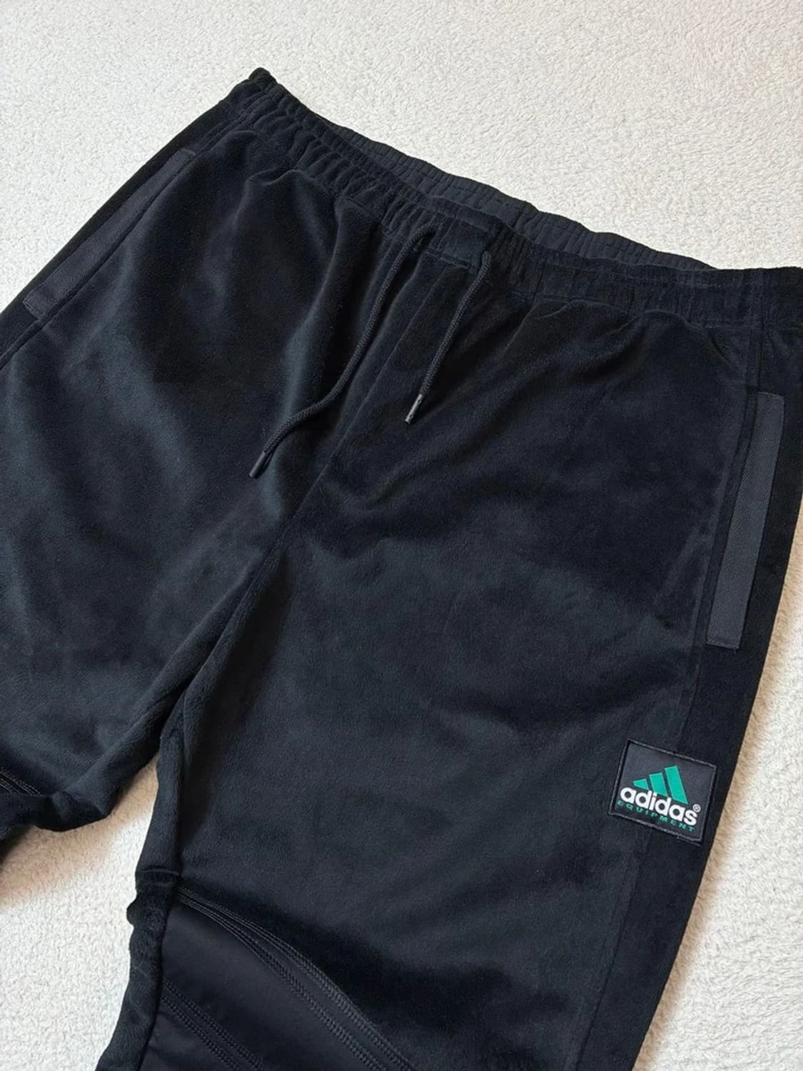 아디다스 이큅먼트 벨벳 니 스웻 팬츠 PN6964 상품이미지2