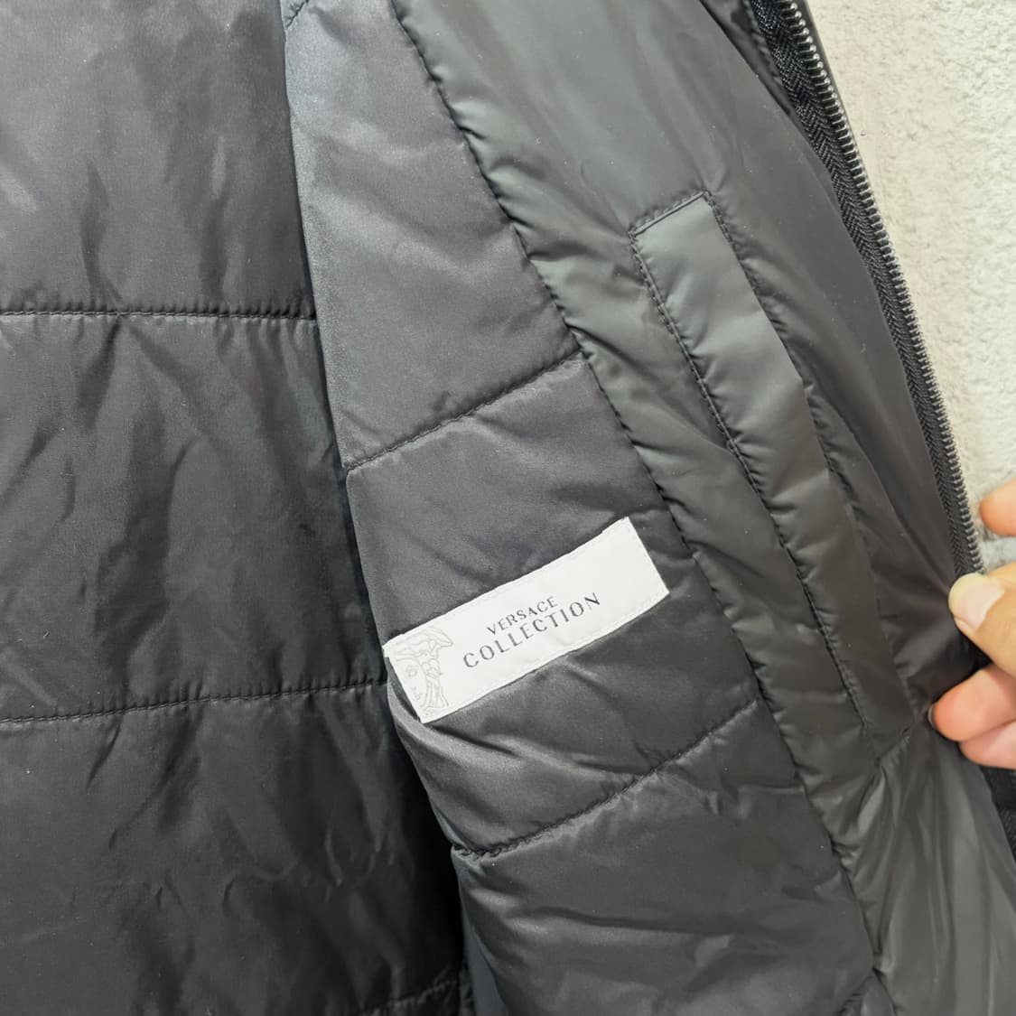 베르사체 컬렉션 블랙 폴리 자켓 (L) 상품이미지6