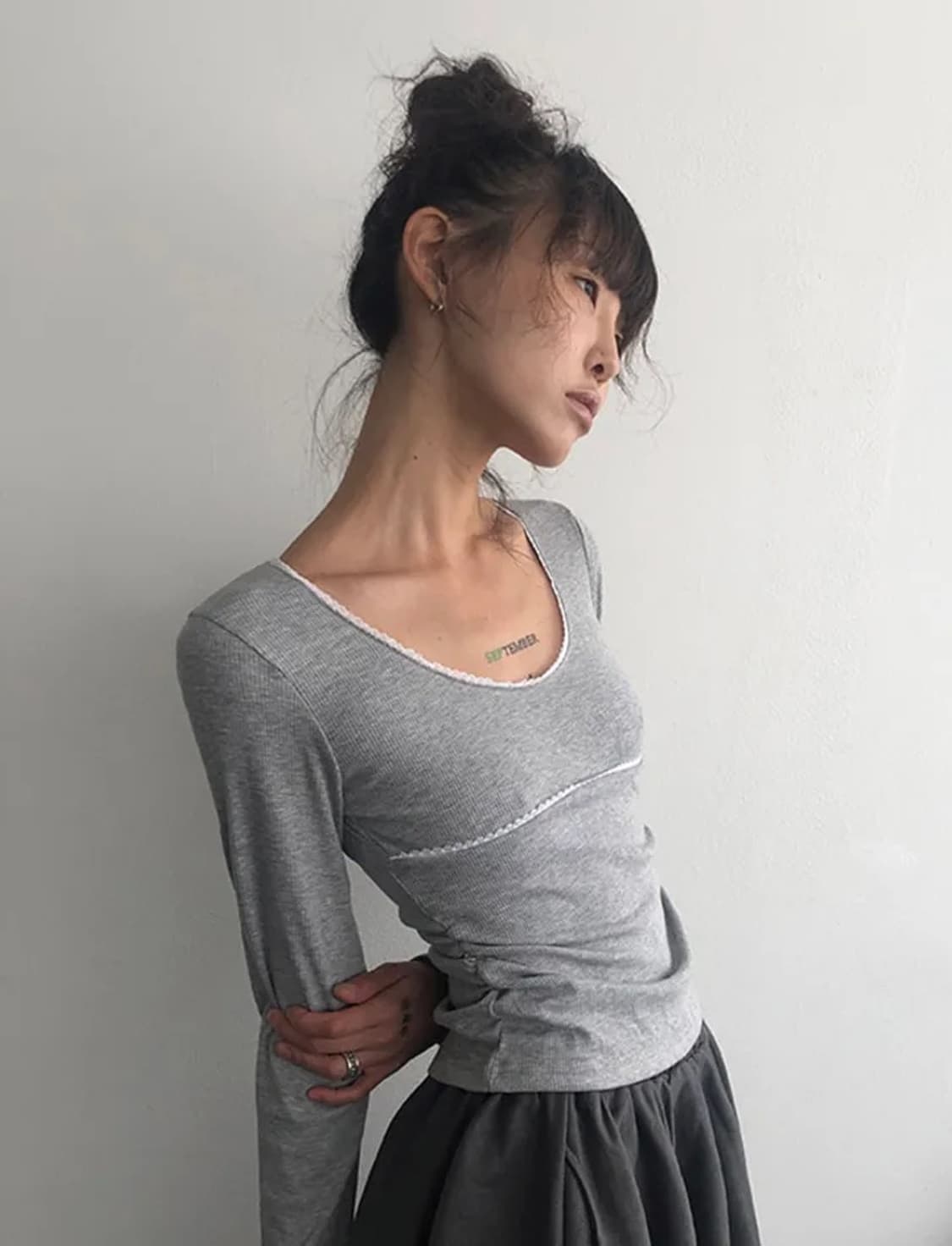 더에펠 레이스 셔링 유넥 데일리 티셔츠 그레이 상품이미지1