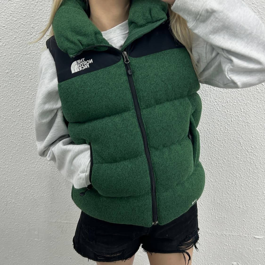 노스페이스 블랙배색 로고 딥그린 니트 패딩조끼 80 상품이미지1