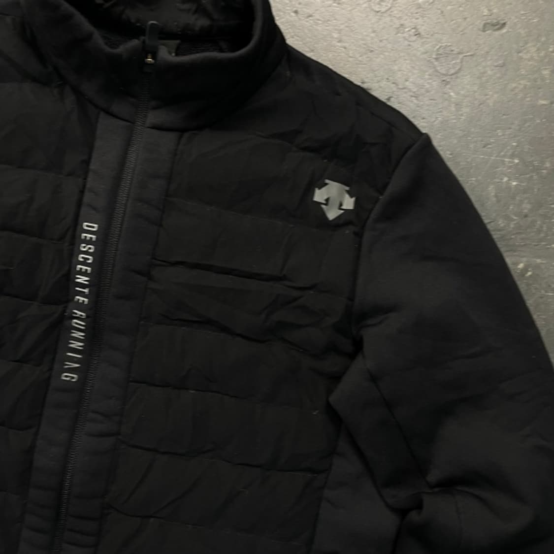 100 데상트 하이브리드 패딩  상품이미지2