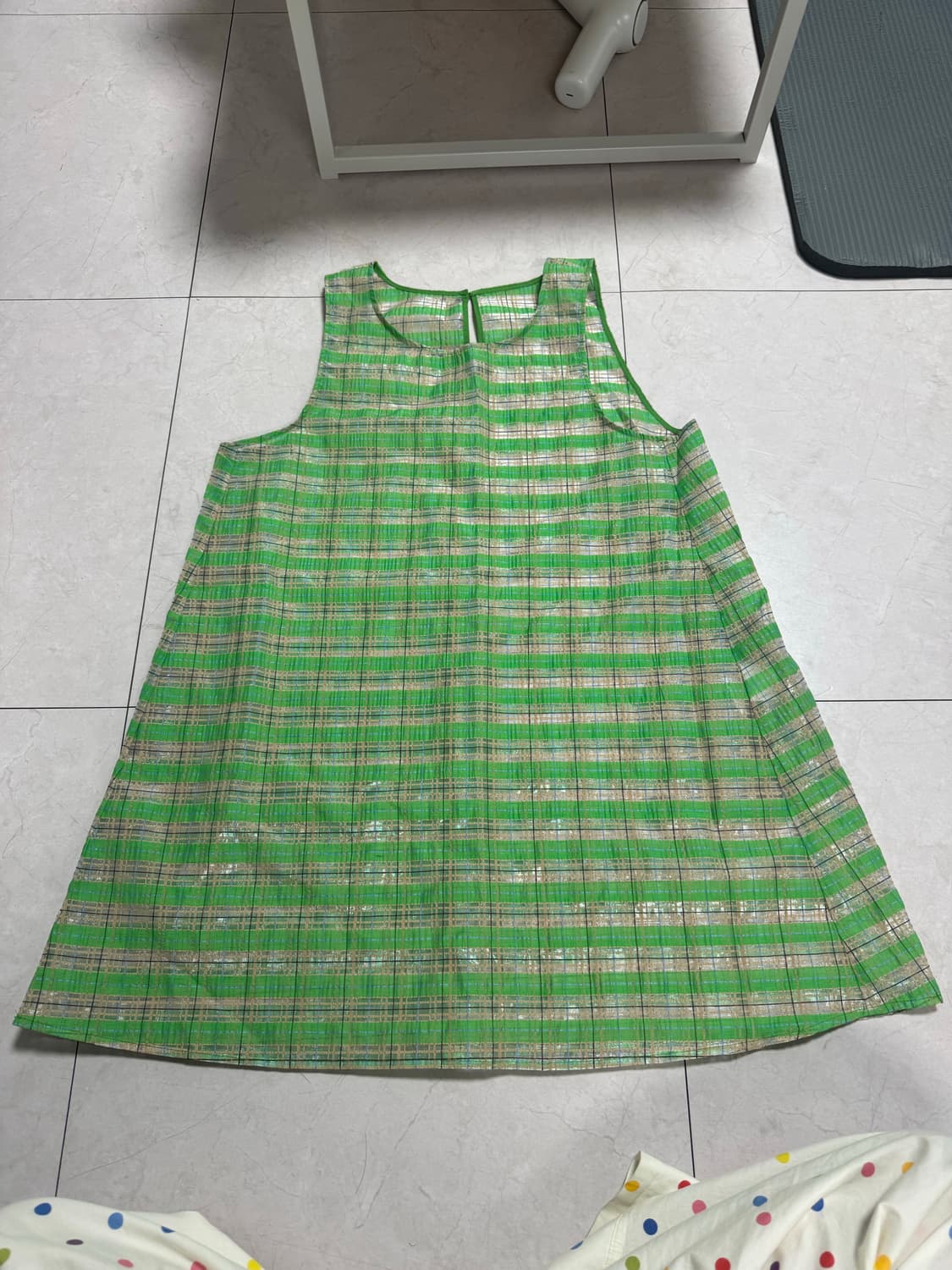 ENZOBLUES 시어 체크 슬리브리스탑 (Green) 상품이미지3