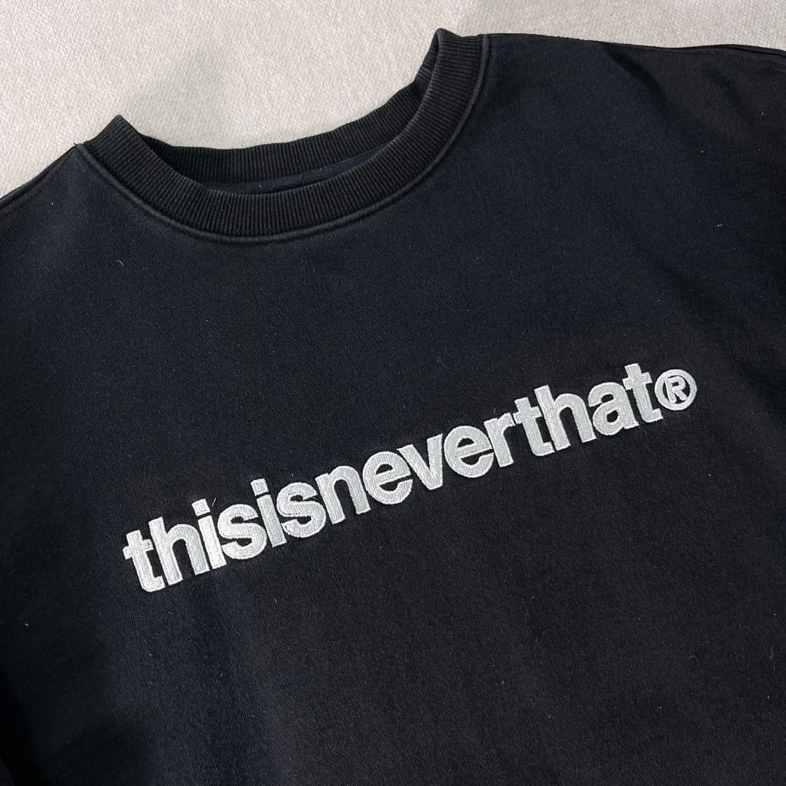 105 디스이즈네버댓 스펠아웃 맨투맨 상품이미지2