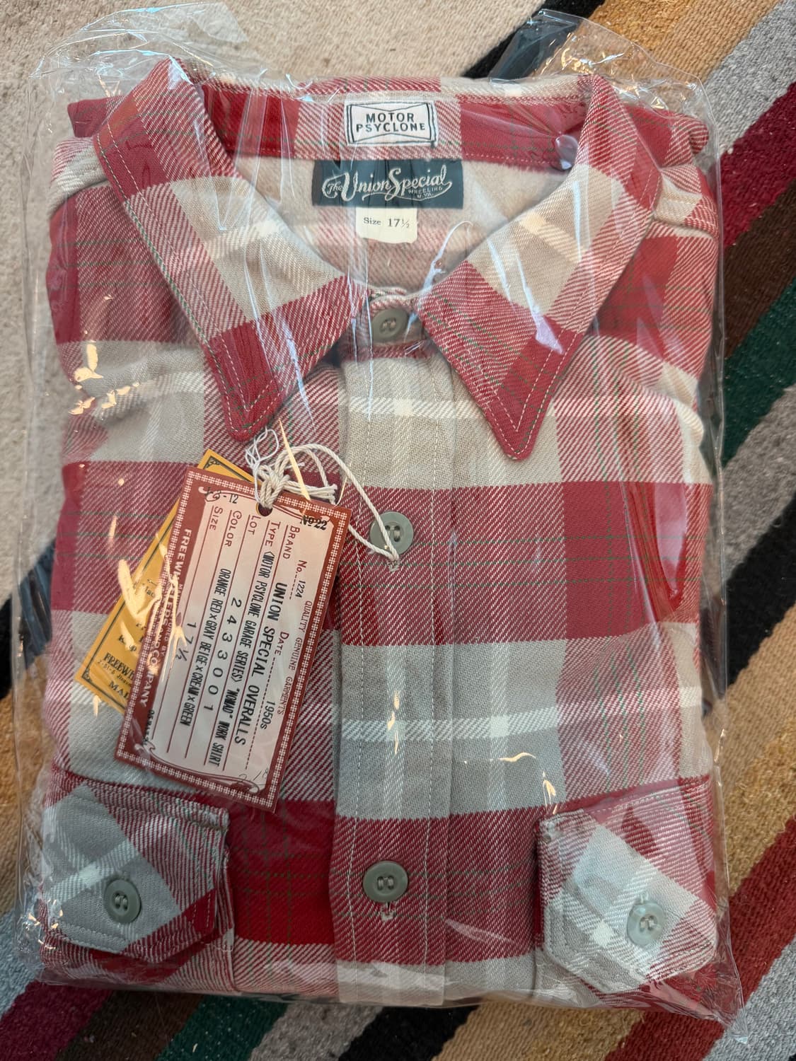 프리휠러스 워크 셔츠  노매드 17.5 판매합니다. 상품이미지1