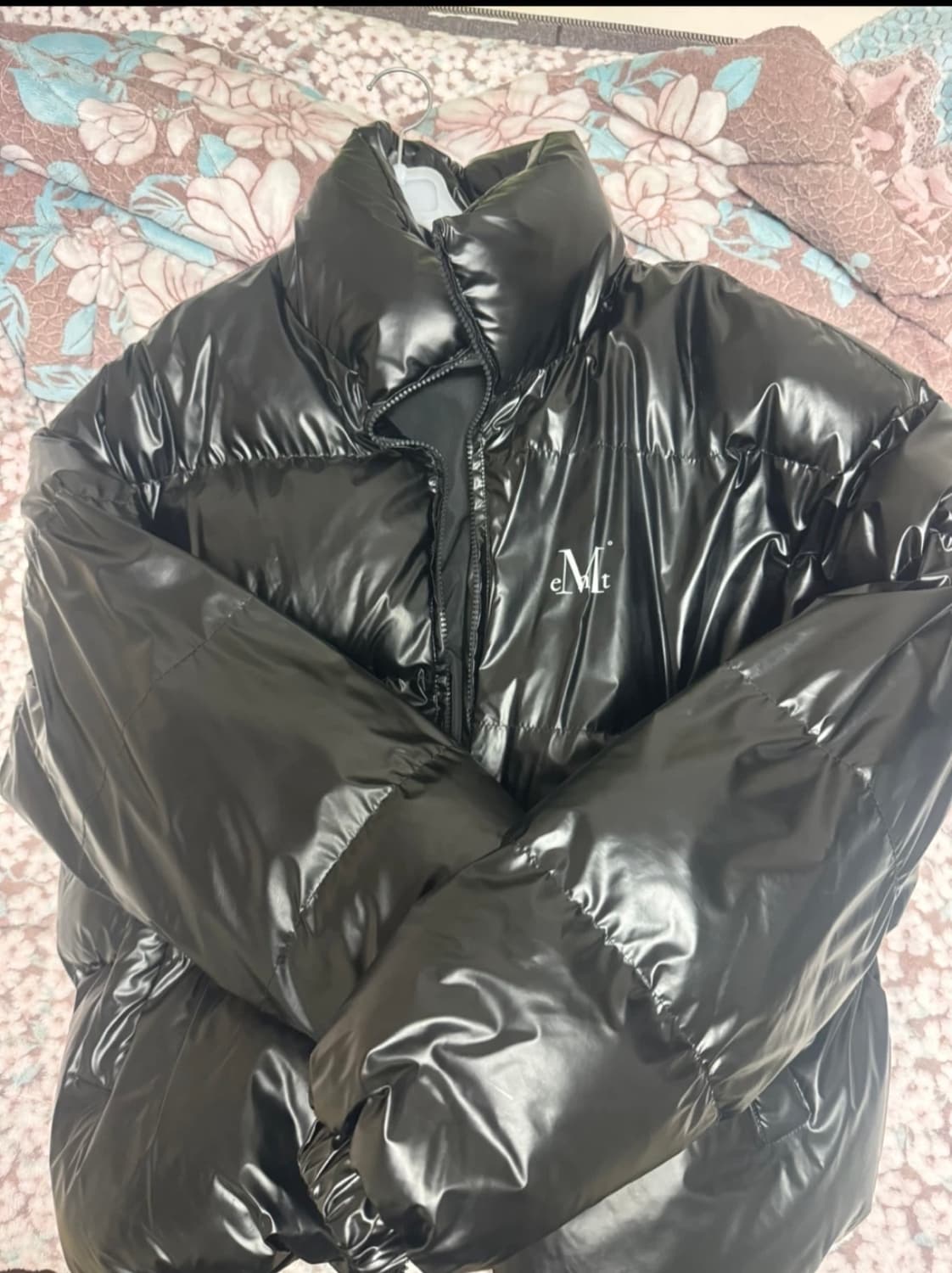 무센트 유광패딩 상품이미지1