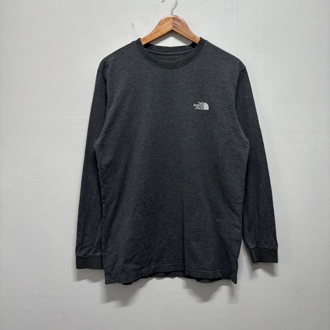 노스페이스 차콜 긴팔티 상품이미지1