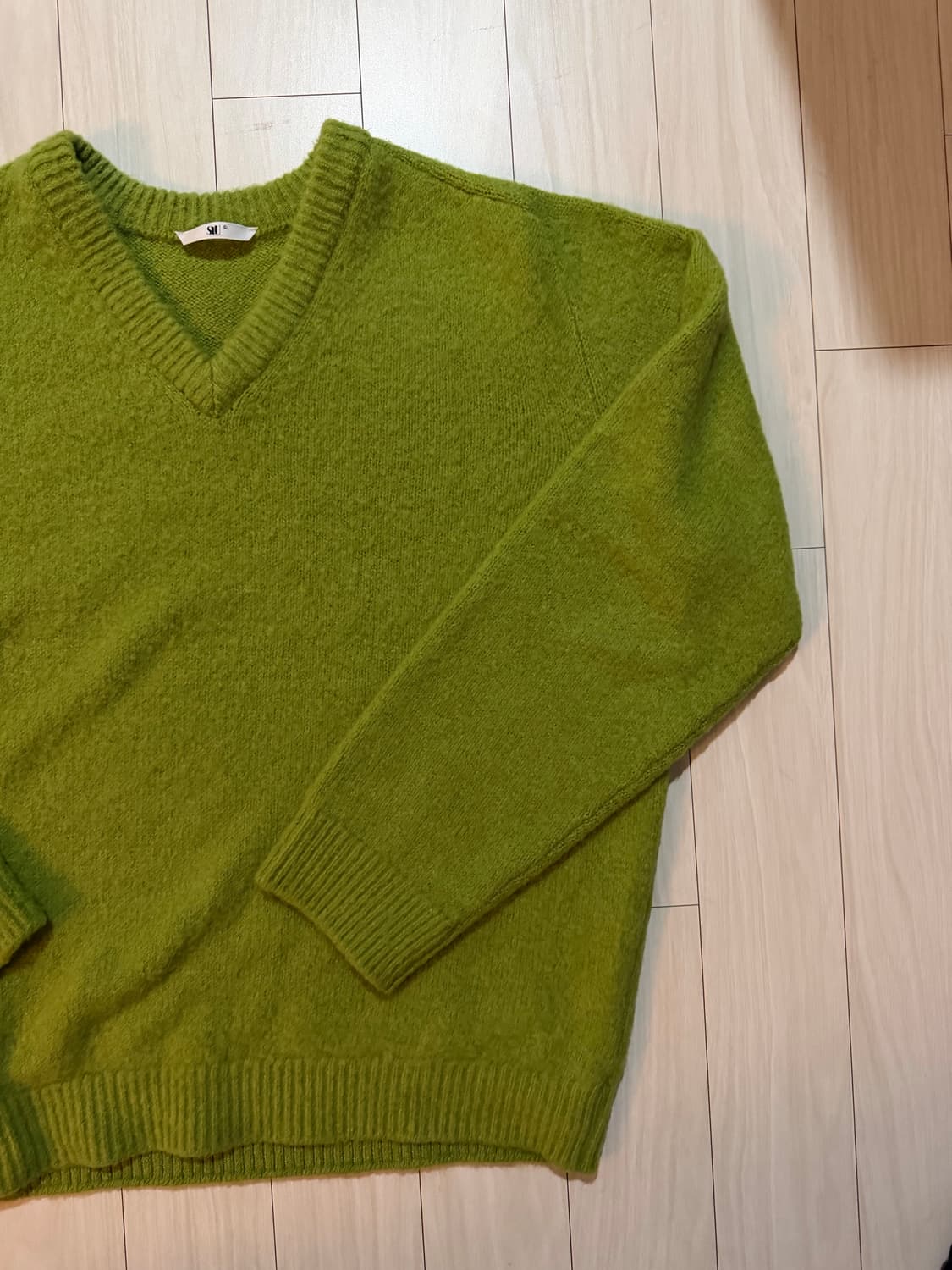 25FW STU 부클 브이넥 니트 인 페어그린 L 상품이미지3