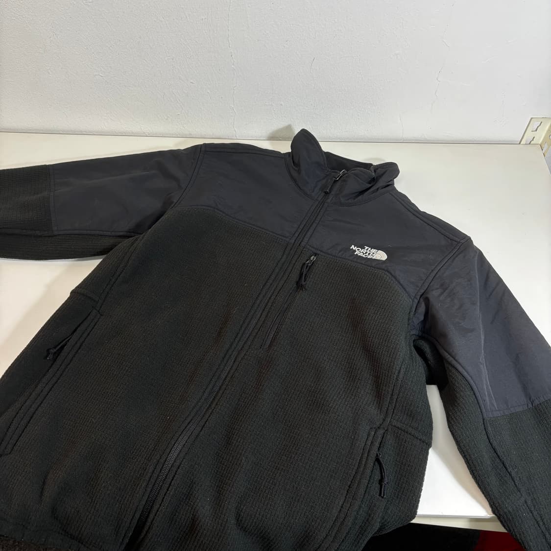 M 노스페이스 블랙 기본로고 나일론배색 플리스집업 상품이미지2