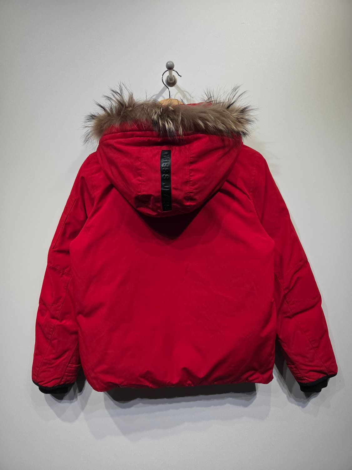 게스(GUESS) LA-CA 리얼 라쿤퍼 덕다운 점퍼 상품이미지6