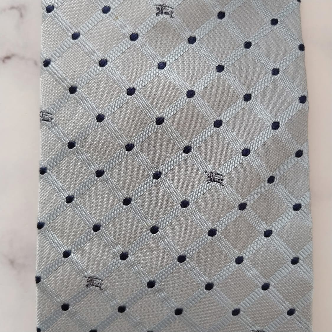 버버리 실크 라이트그레이 체크 도트 넥타이 9.5cm B등급 K1404
 상품이미지7