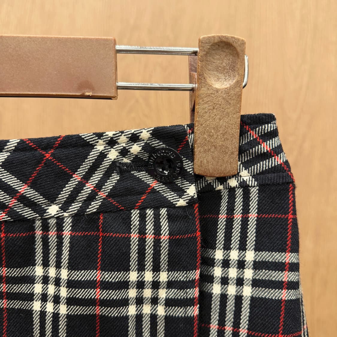 버버리 블루 라벨 울 랩 스커트 체크 패턴 버튼 디테일 H라인 블랙 상품이미지6