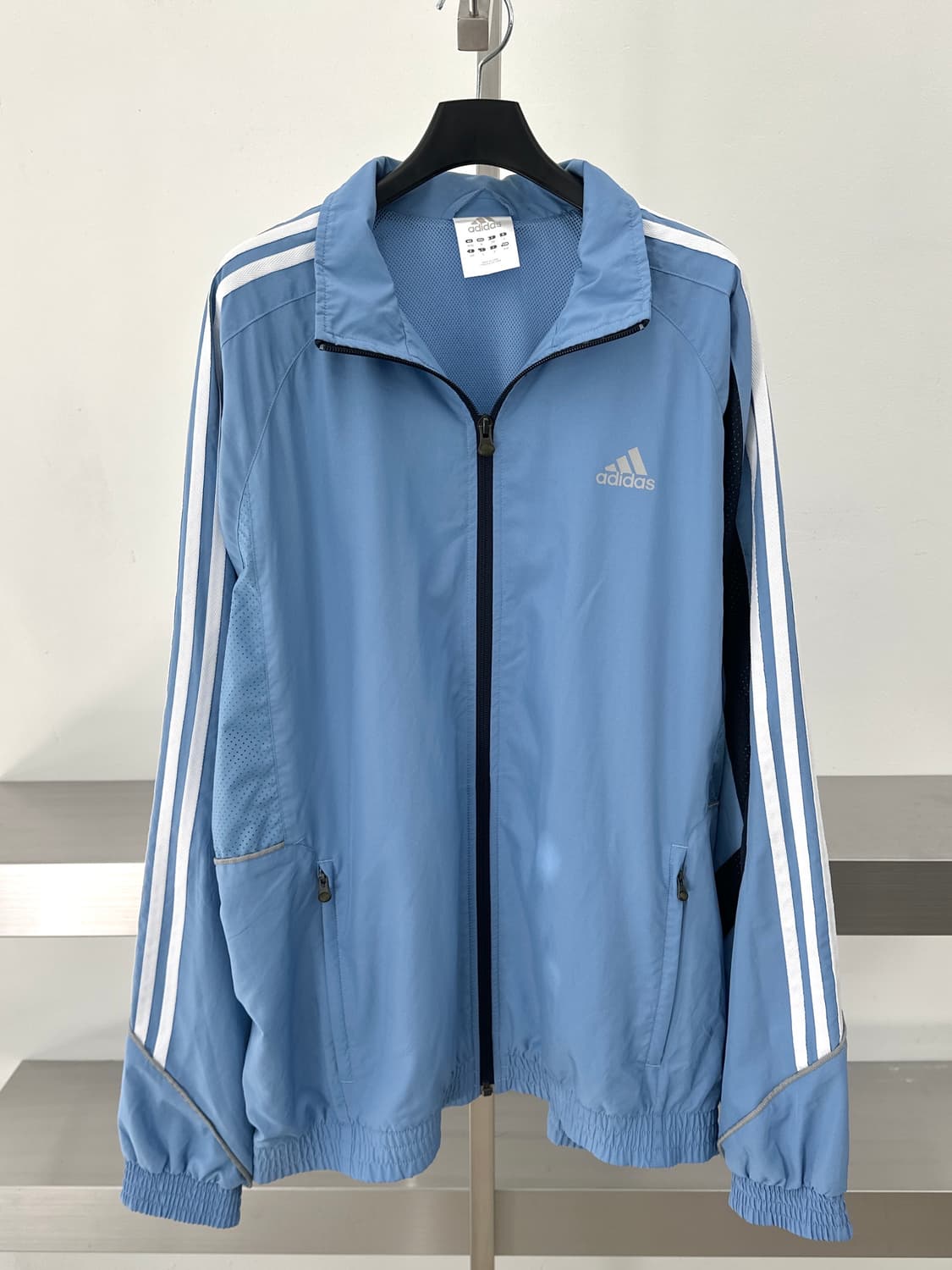 아디다스 스카이블루 삼선 바람막이  상품이미지4