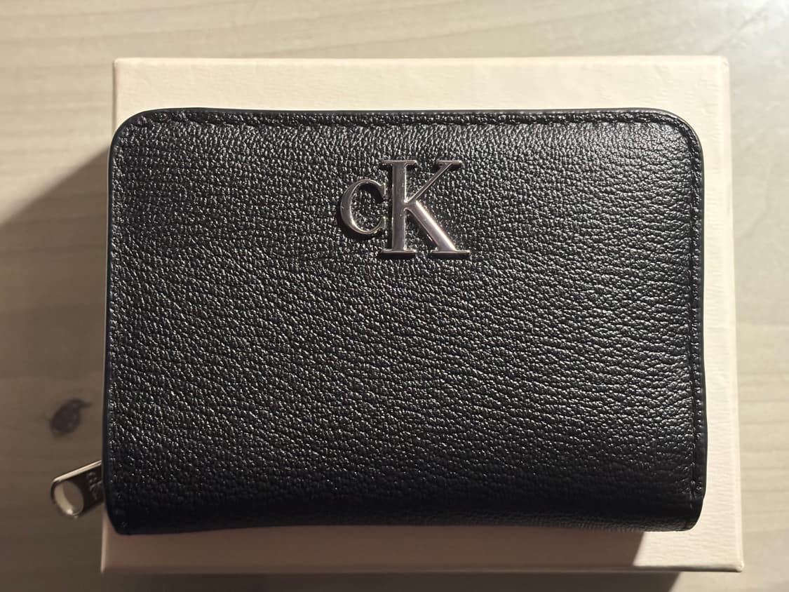 CKJ 미니멀 모노그램 카드지갑 상품이미지1