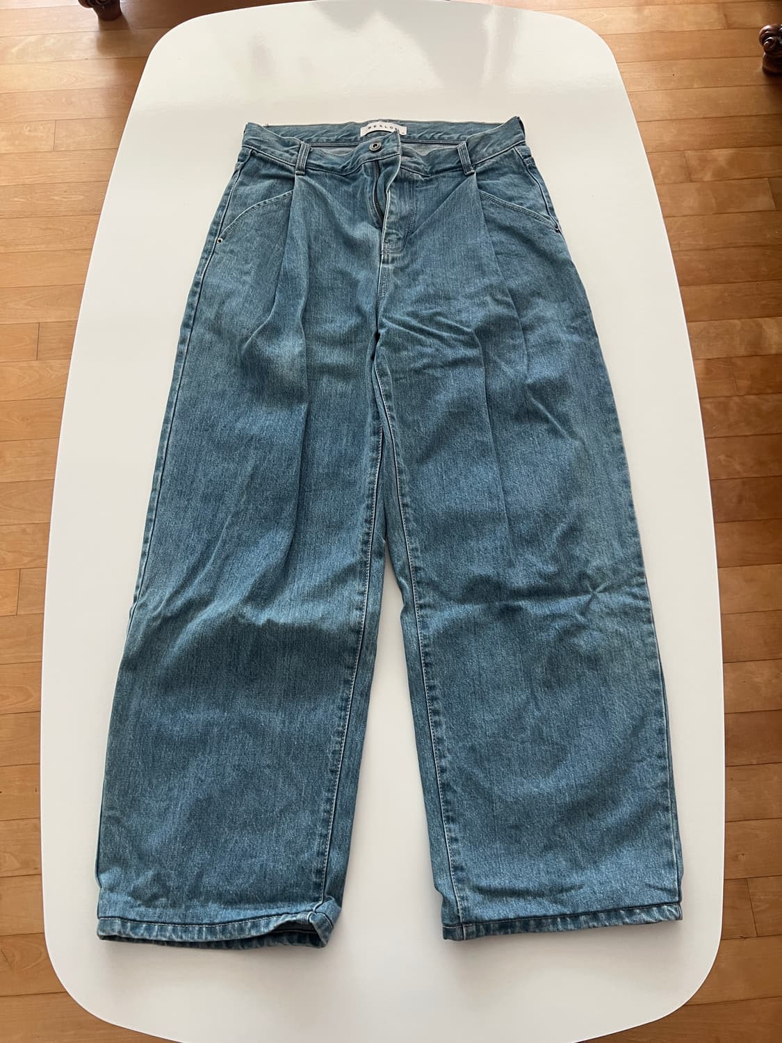 비슬로우 콘밀 원턱 데님 판매합니다. 상품이미지1