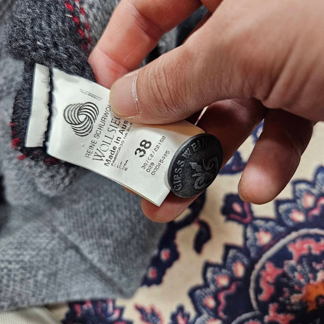 기스바인(Giesswein) 버진울100% 후드 니트 자켓
 상품이미지6