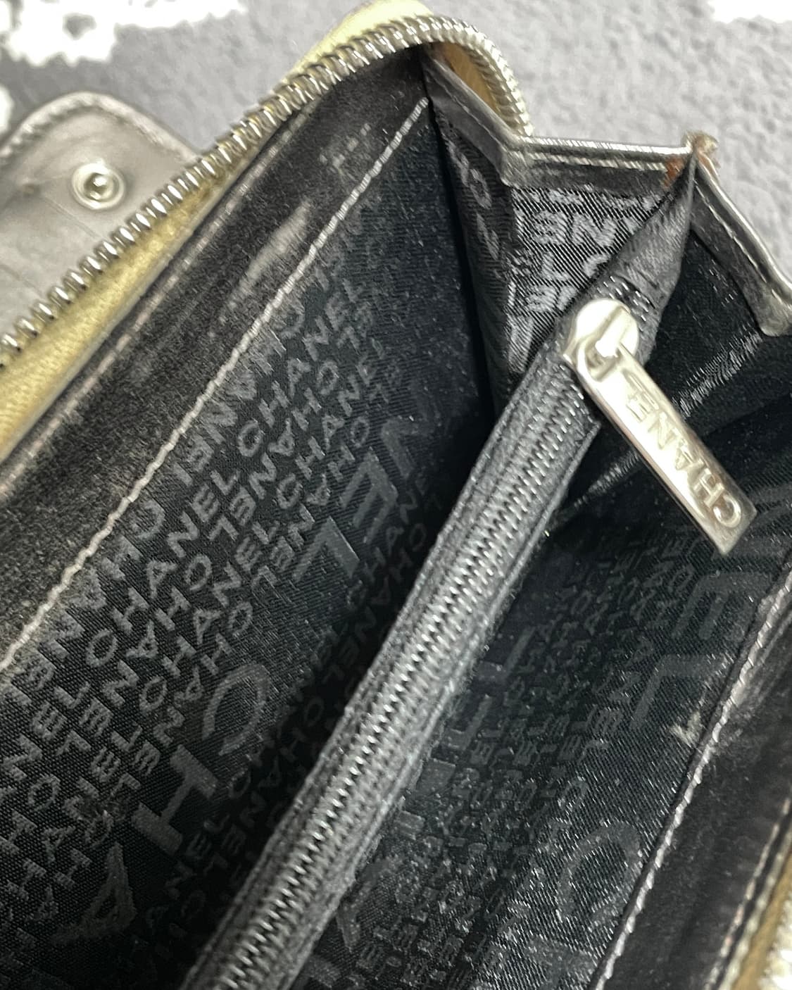 Chanel Gold Zip Wallet 상품이미지6
