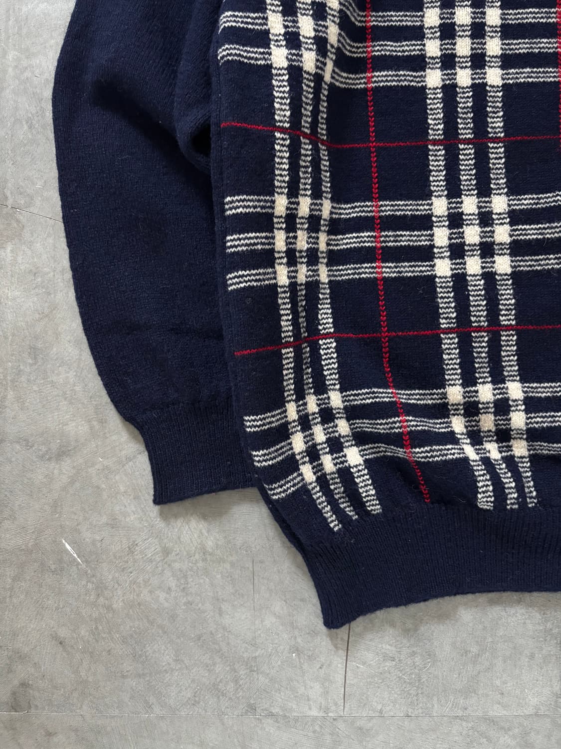 Burberry 버버리 네이비 노바체크 금장 가디건 상품이미지4