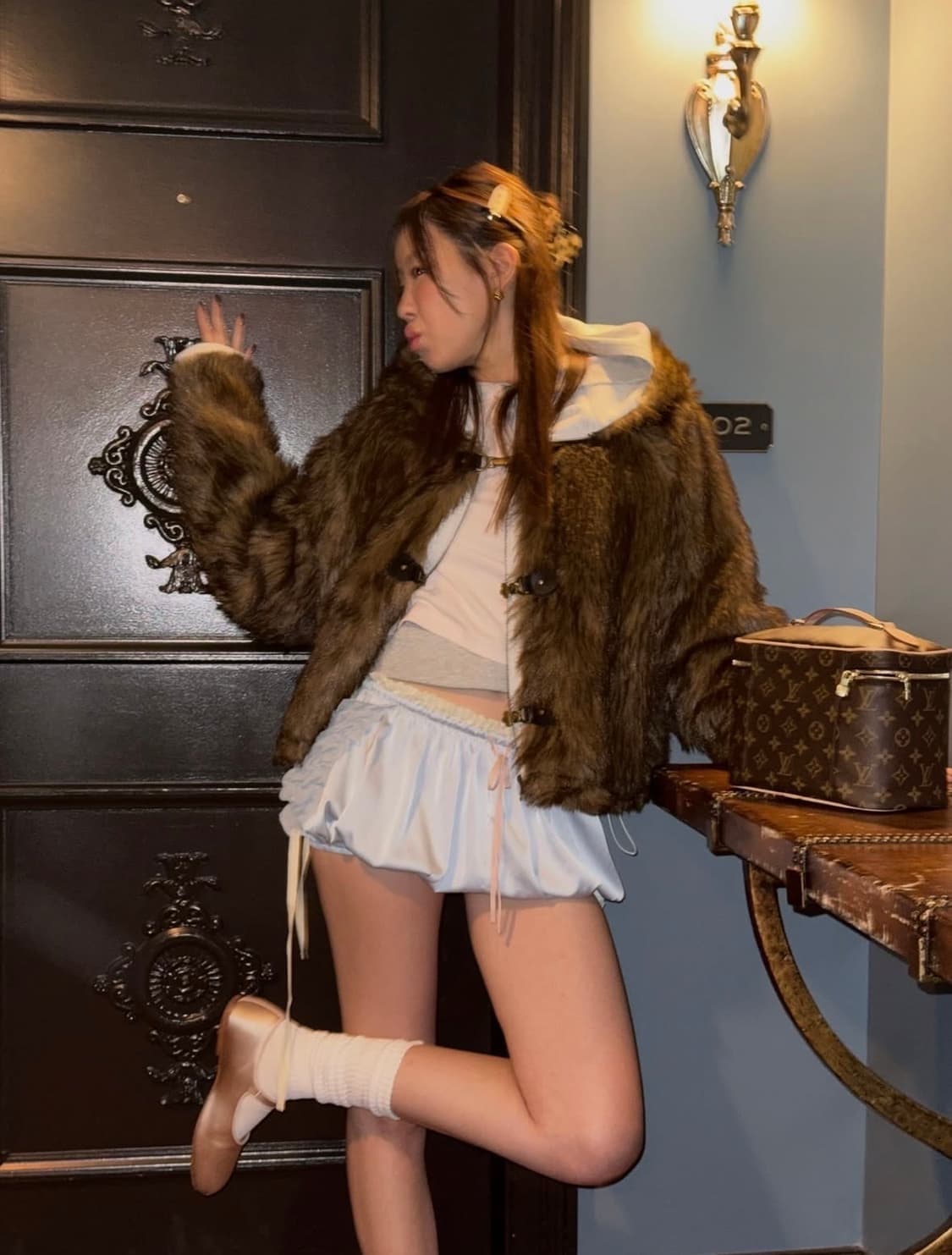 글로니 MOOR REVERSIBLE FUR JACKET (BROWN) 상품이미지4