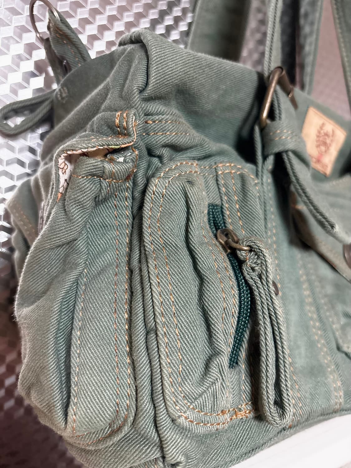 AMERICAN EAGLE 멀티 포켓 핸드백   상품이미지4