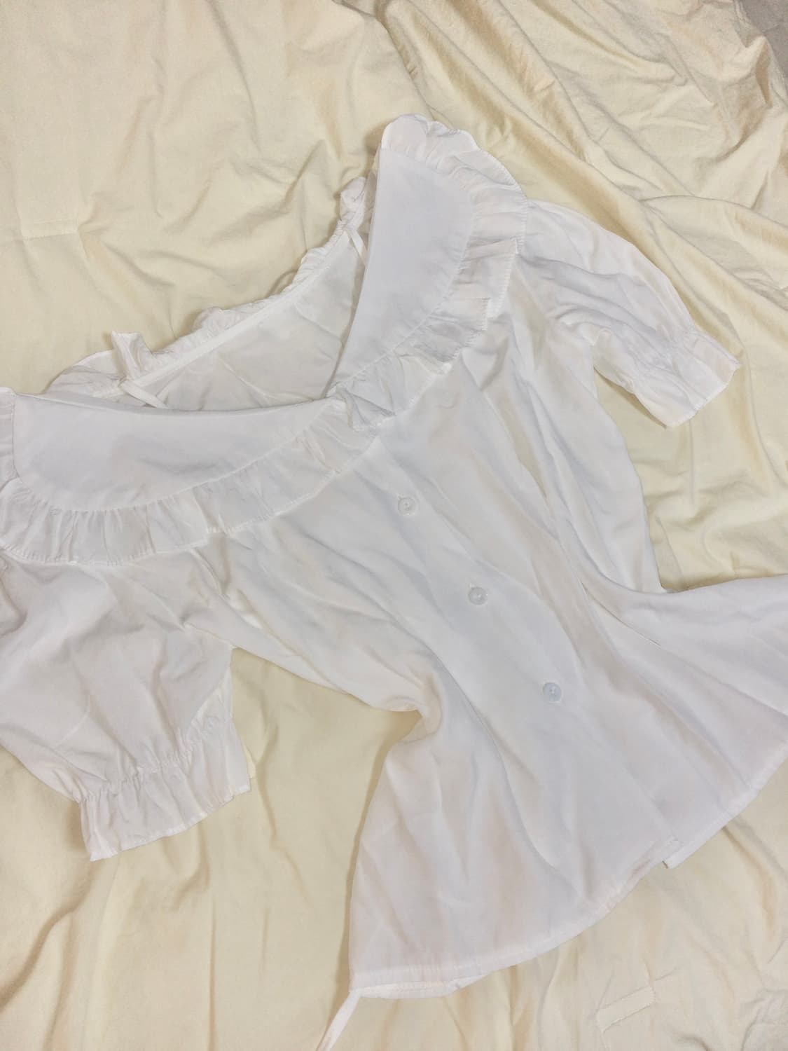 frill V-neck short-sleeved blouse 상품이미지2