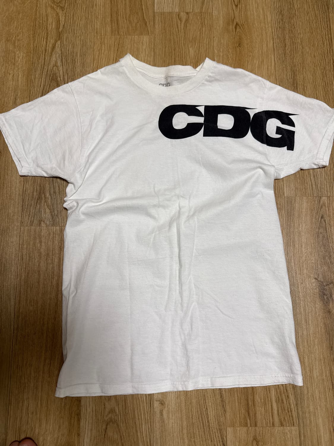 cdg 반팔티 상품이미지1